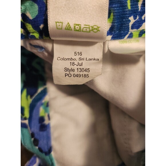 Lilly Pulitzer Bennett Blue Magnolia Shorts, size 12 - Picture 4 of 8